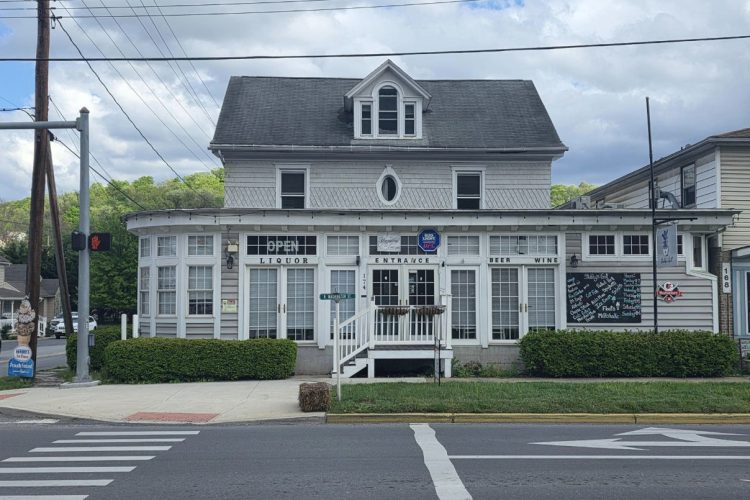 174 N Washinngton 1