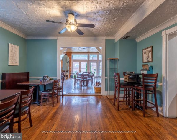 174 N Washinngton 4