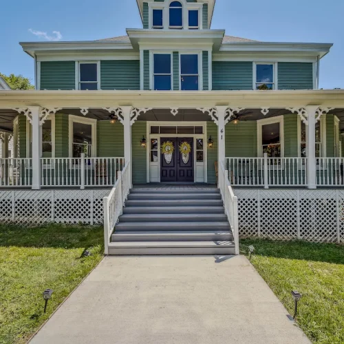 The Grand Castalian Inn Bed & Breakfast